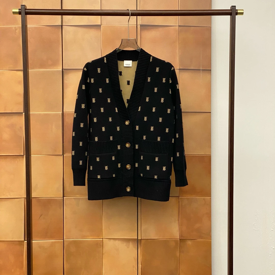 Burberry黑色弹幕字母TB印花羊毛针织开衫/xs码/99新29022