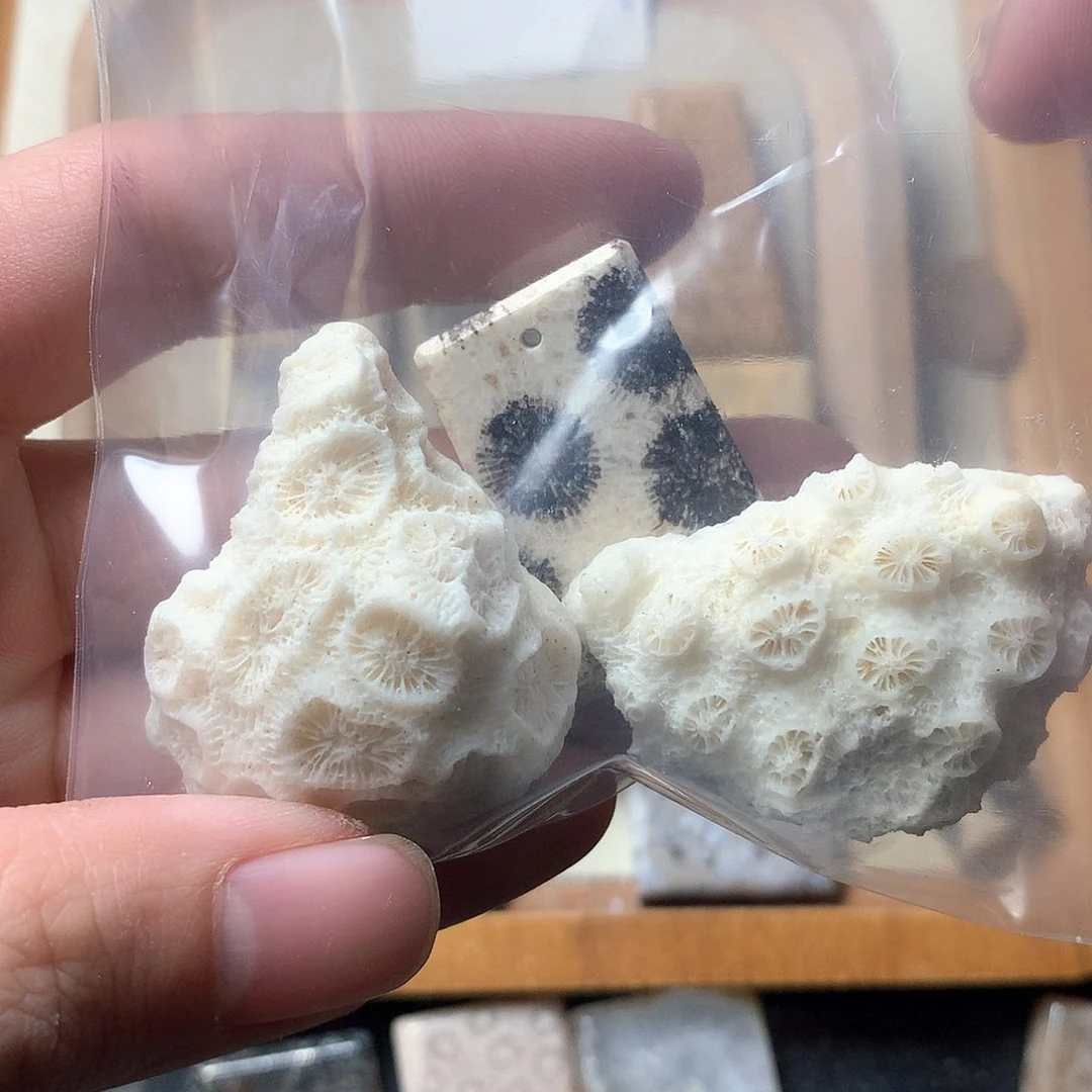 石英质玉颈饰未镶嵌小*敏