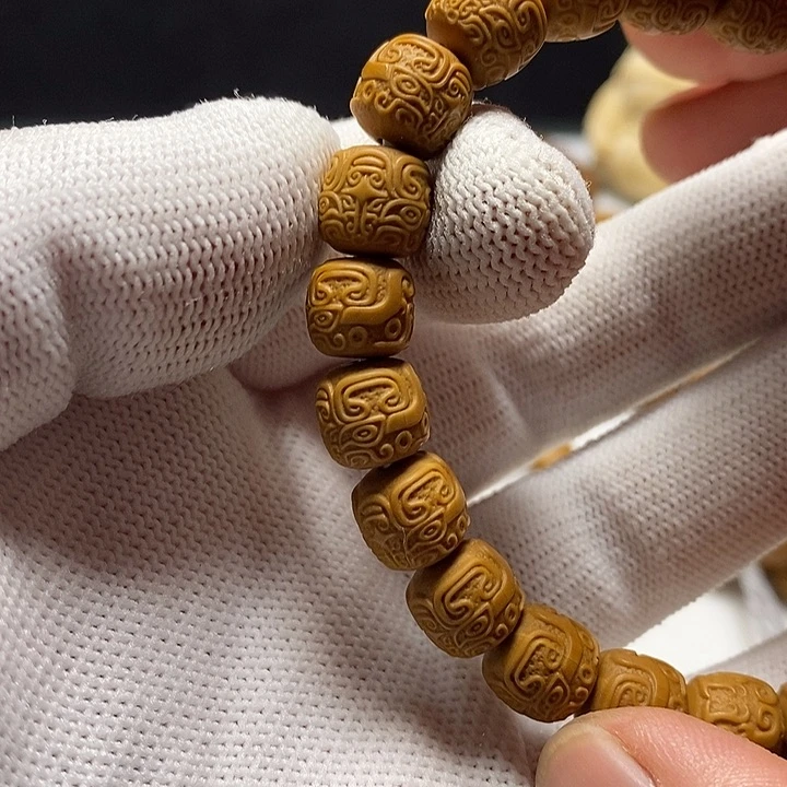 猴头核桃吊坠古：饕餮