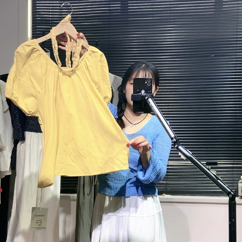 【闪购商品】黄色小衫