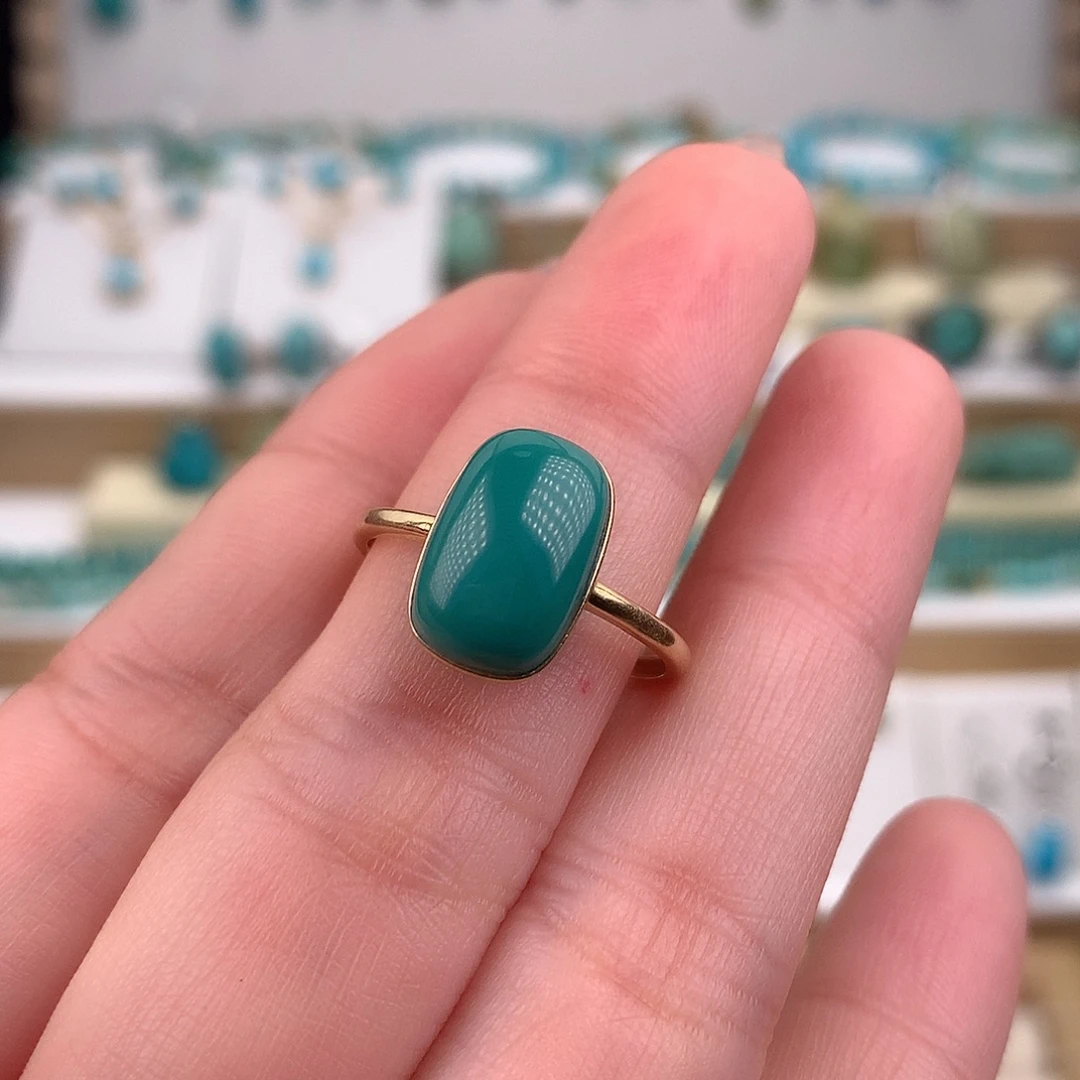 绿松石18K金镶嵌戒指
