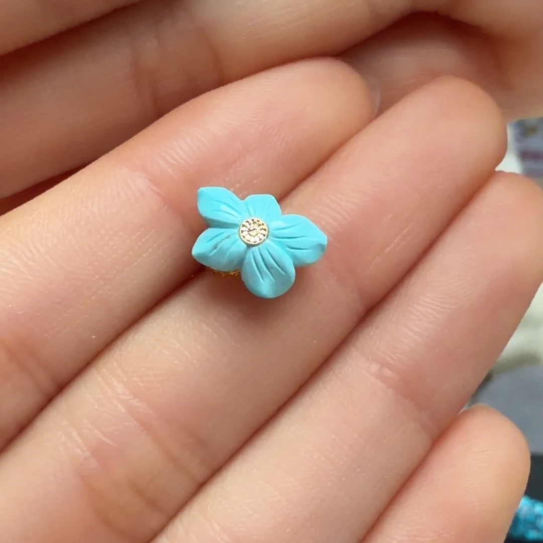 绿松石未镶嵌颈饰