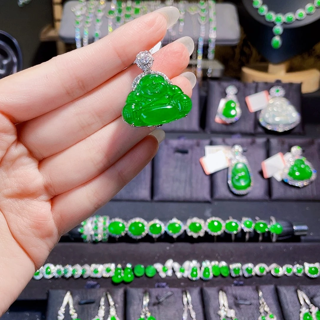 梓***涵翡翠银S925镶嵌颈饰佛公