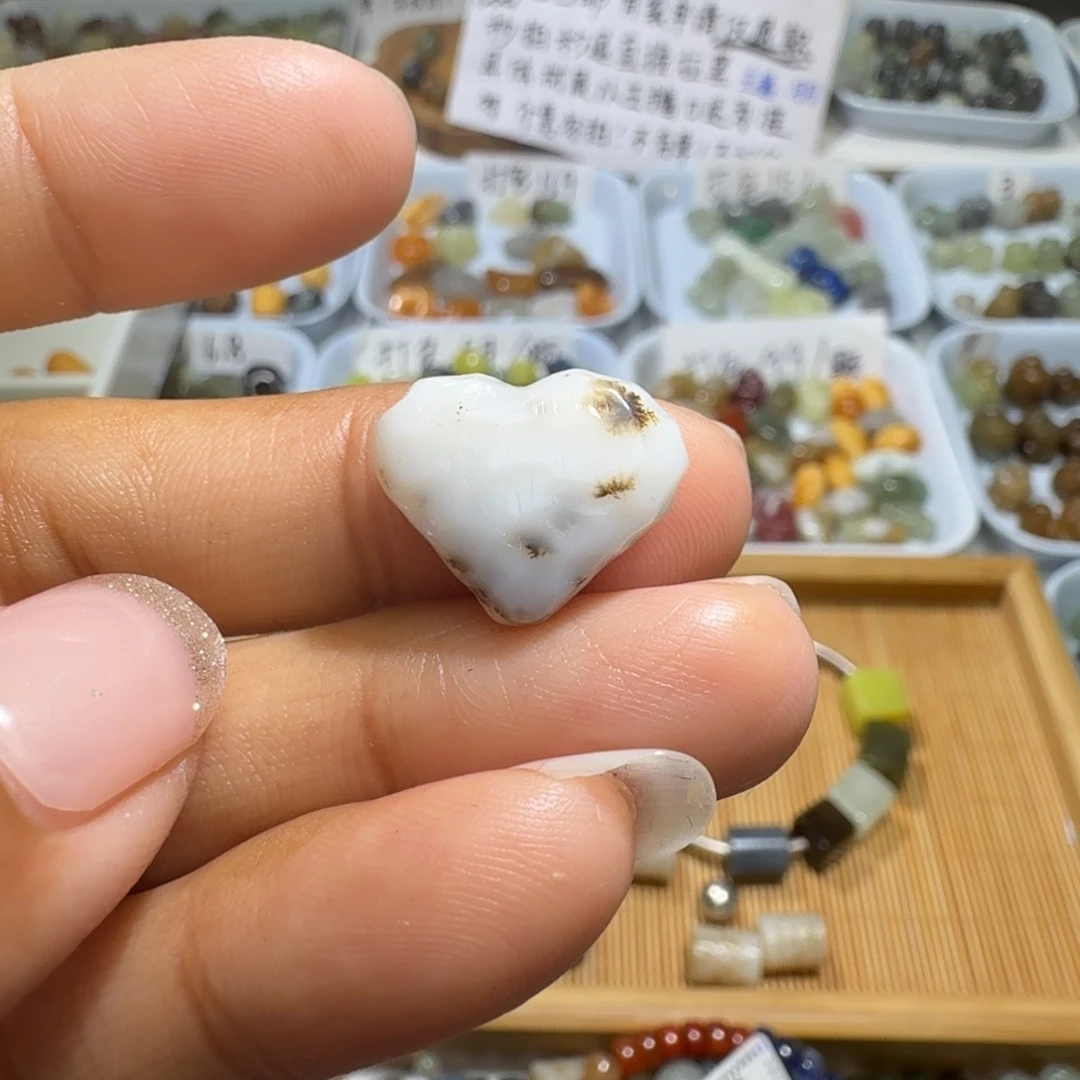 和田玉未镶嵌珠宝奇石