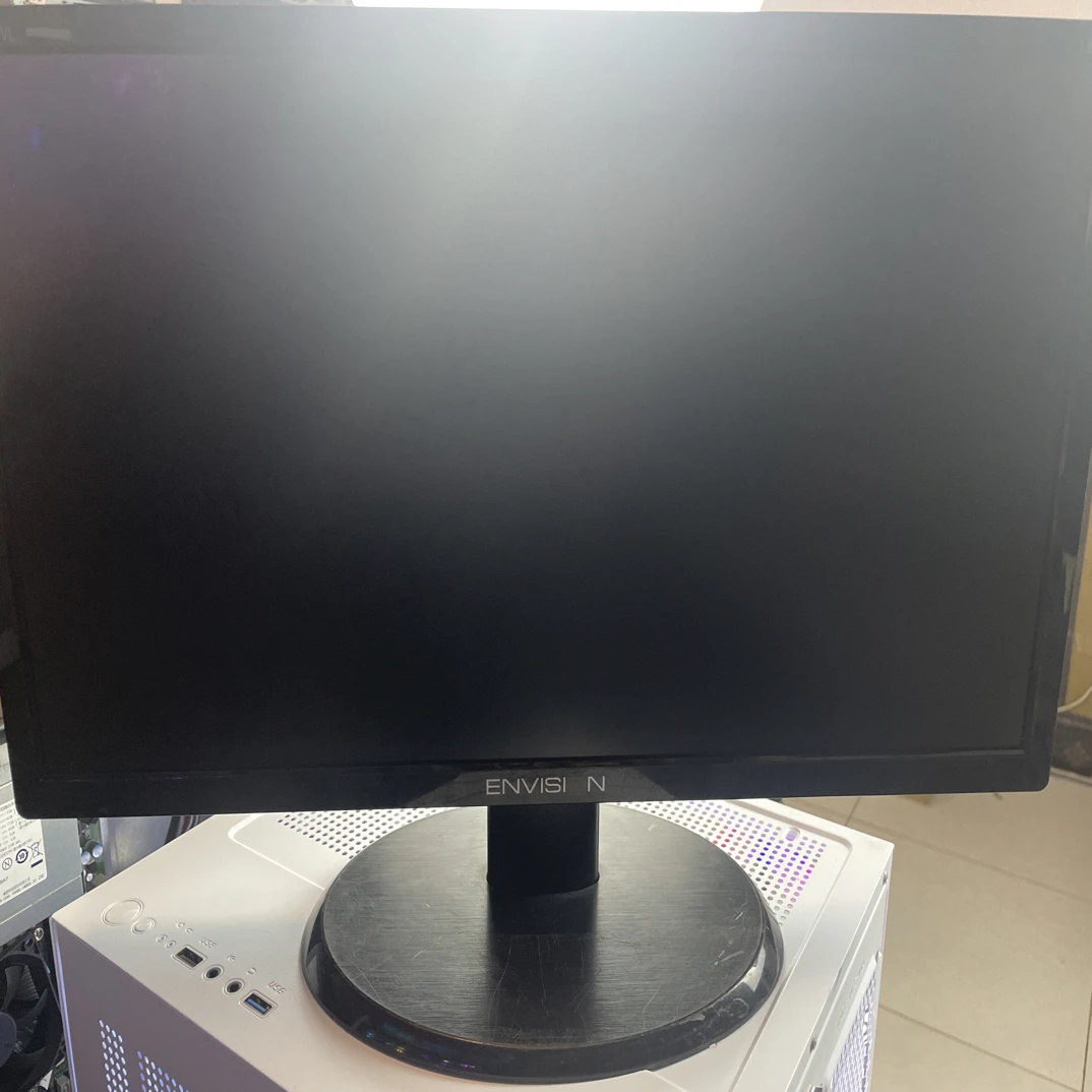 9新 LG 九成新不同尺寸显示器适用于家用及办公台式电脑