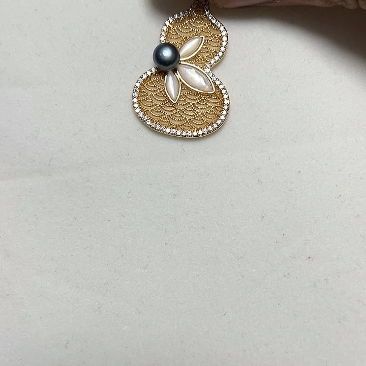 钛钢吊坠(不含链)淡水珍珠