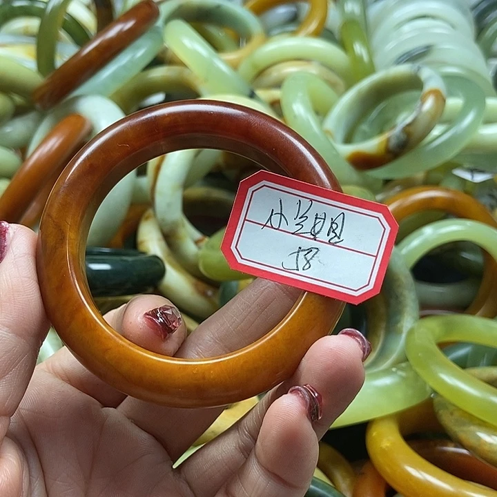 蛇纹石玉手镯未镶嵌小*姐