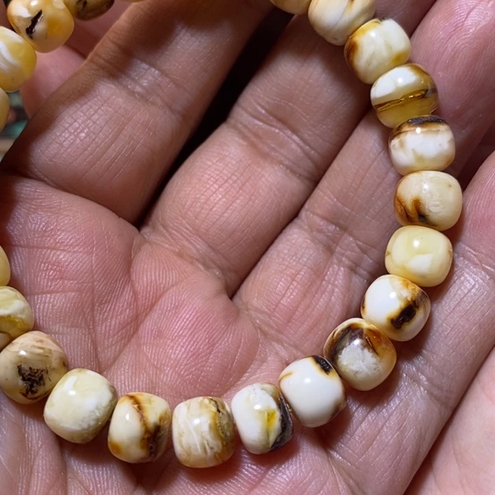 蜜蜡裸石未镶嵌配饰