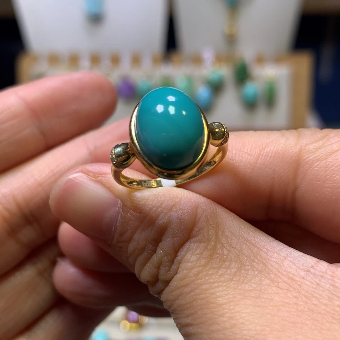 绿松石18K金镶嵌戒指