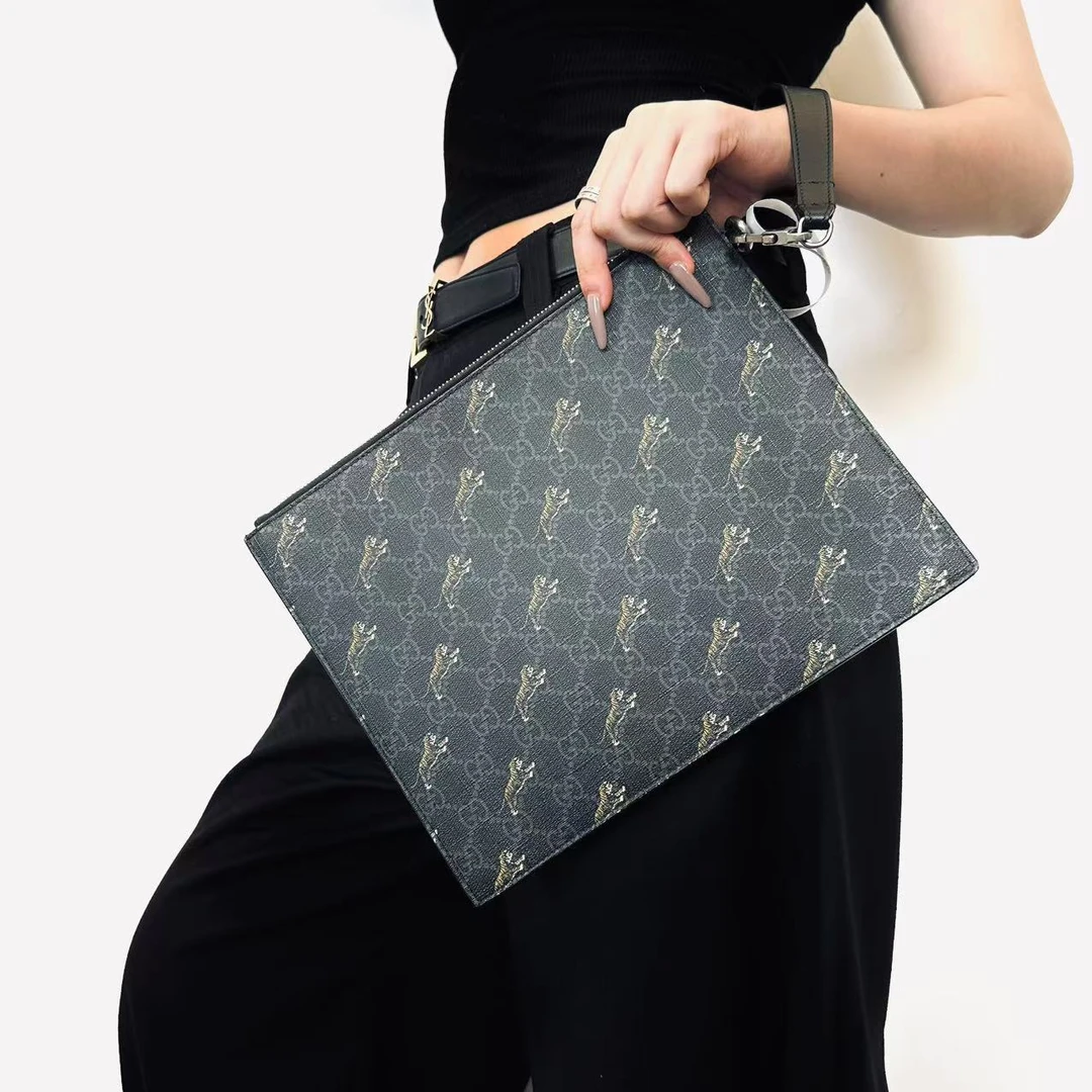 95新 GUCCI/古驰 古驰跳跳虎手拿包 2506260031