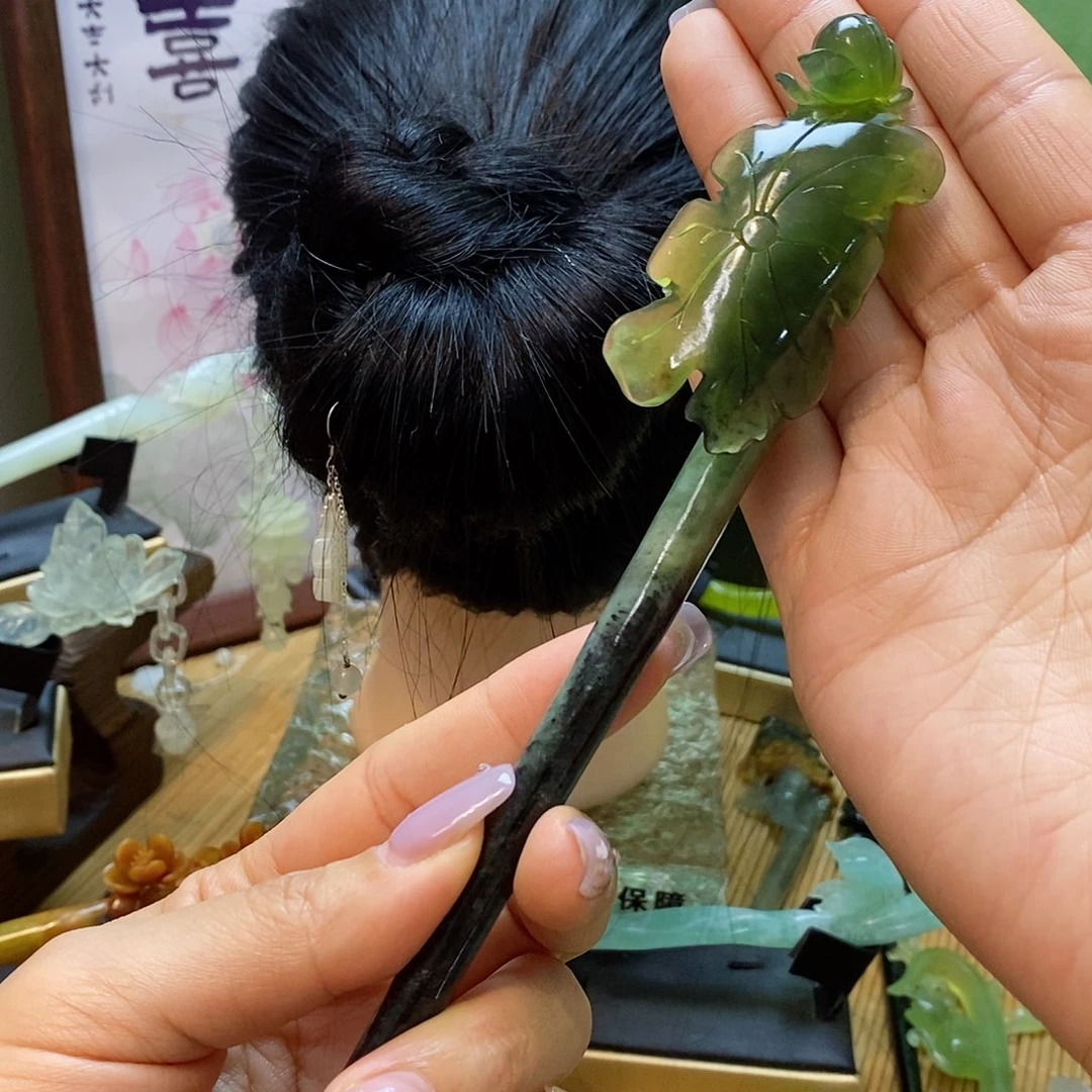 蛇纹石玉发簪未镶嵌锦*