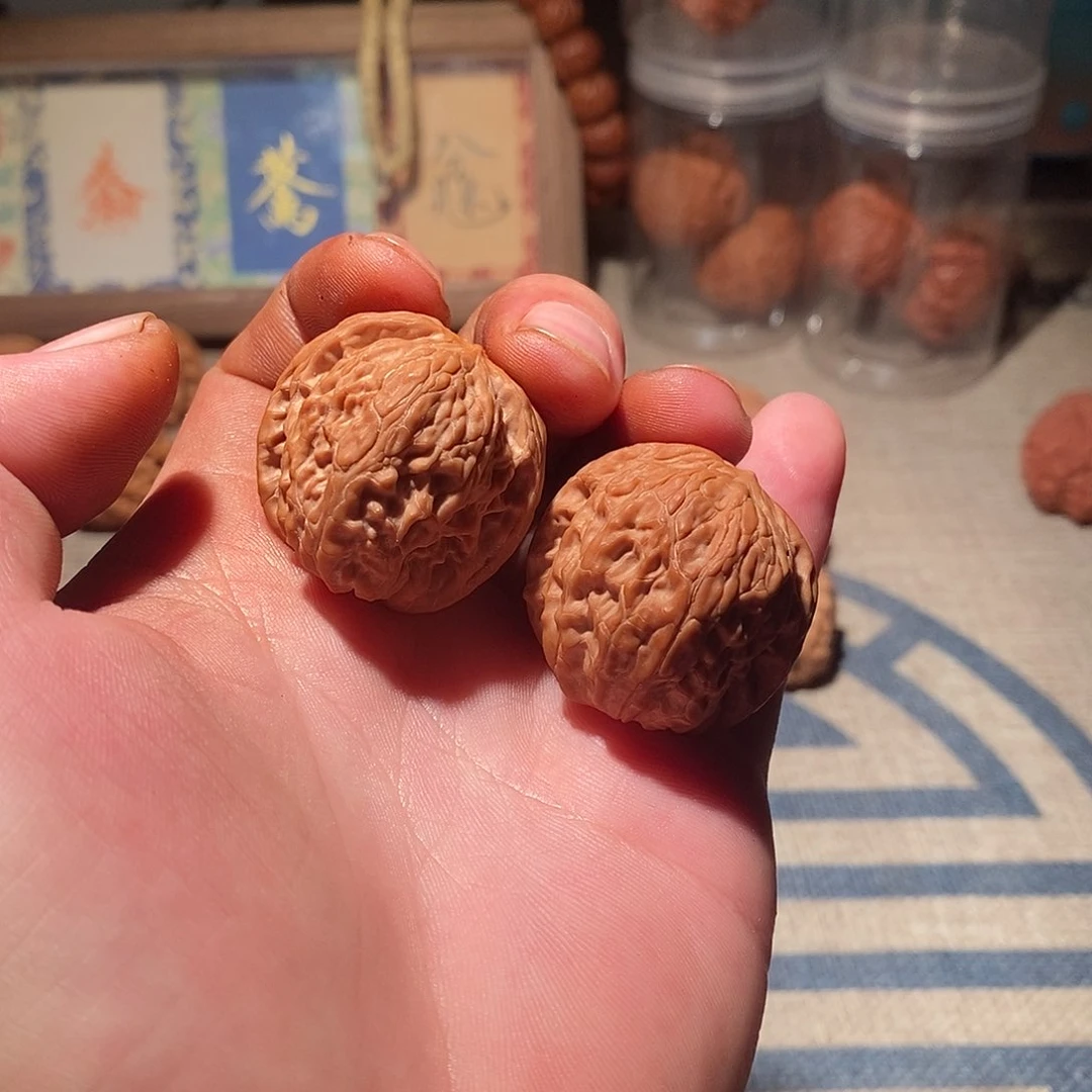 文玩核桃把件石子磨有修