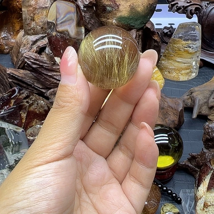 Q***.未镶嵌珠宝半成品水晶