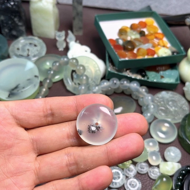 蛇纹石玉未镶嵌挂件