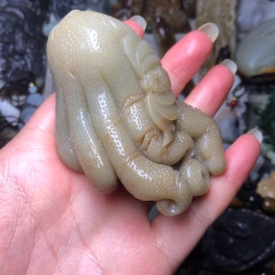 和田玉未镶嵌把件