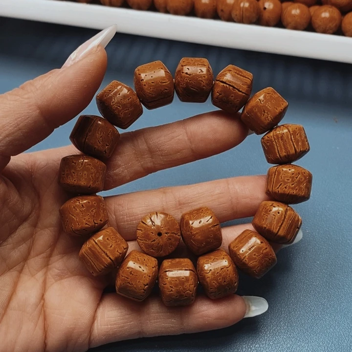 桃核手串五谷丰登16花皮色差15颗