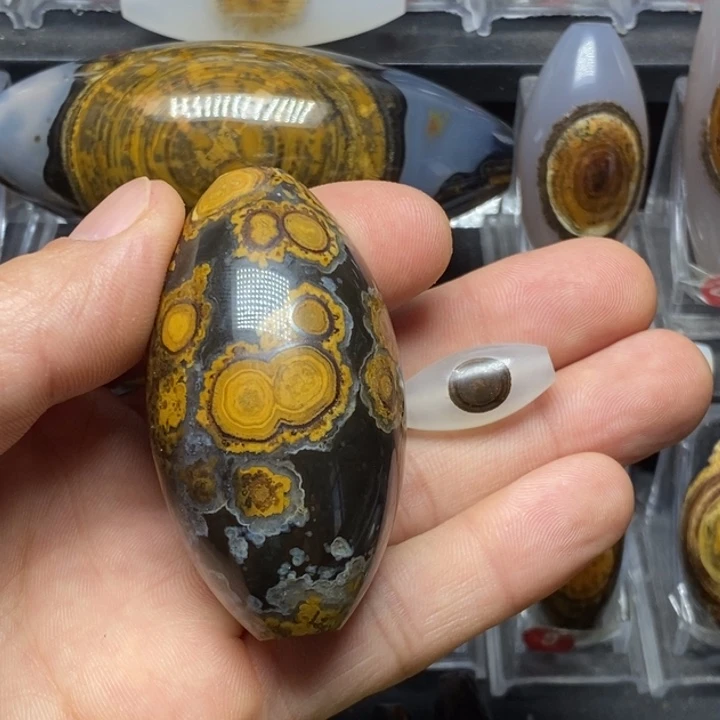 玛瑙/玉髓珠宝奇石未镶嵌花*。