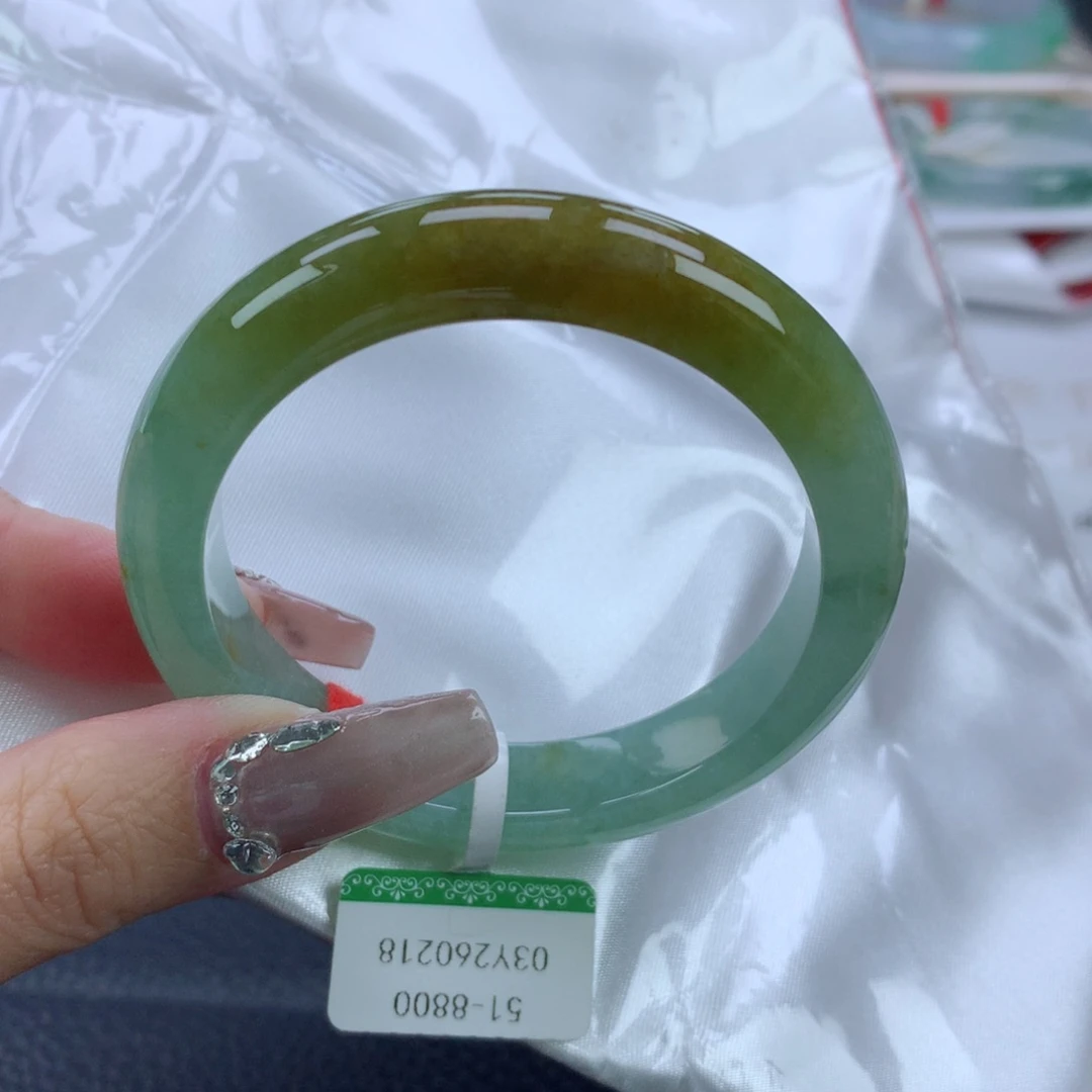 翡翠手镯未镶嵌5152正圈