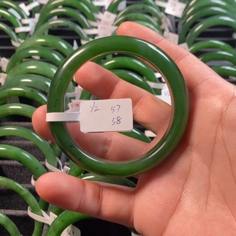 和田玉（碧玉）手镯未镶嵌