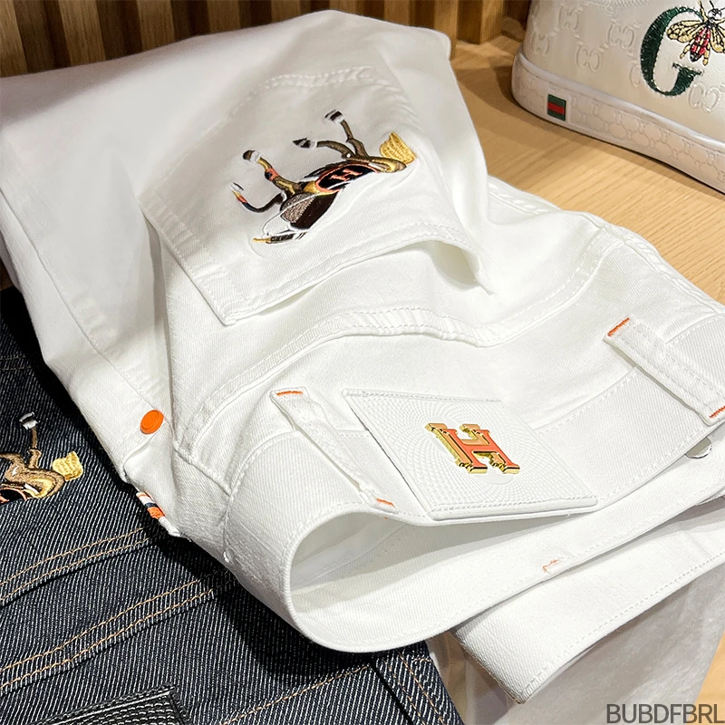 只做高品质 时尚欧货刺绣战马白色牛仔裤男修身直筒春季薄款