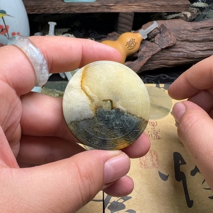 蛇纹石玉颈饰未镶嵌