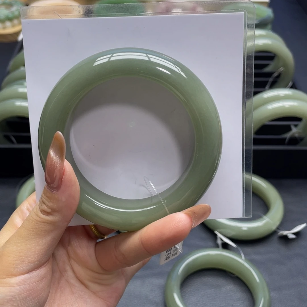 未镶嵌手镯石英质玉B**y