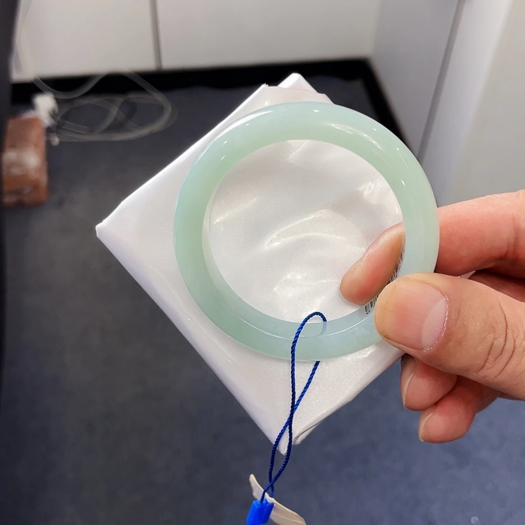 荼***开翡翠未镶嵌手镯翡翠