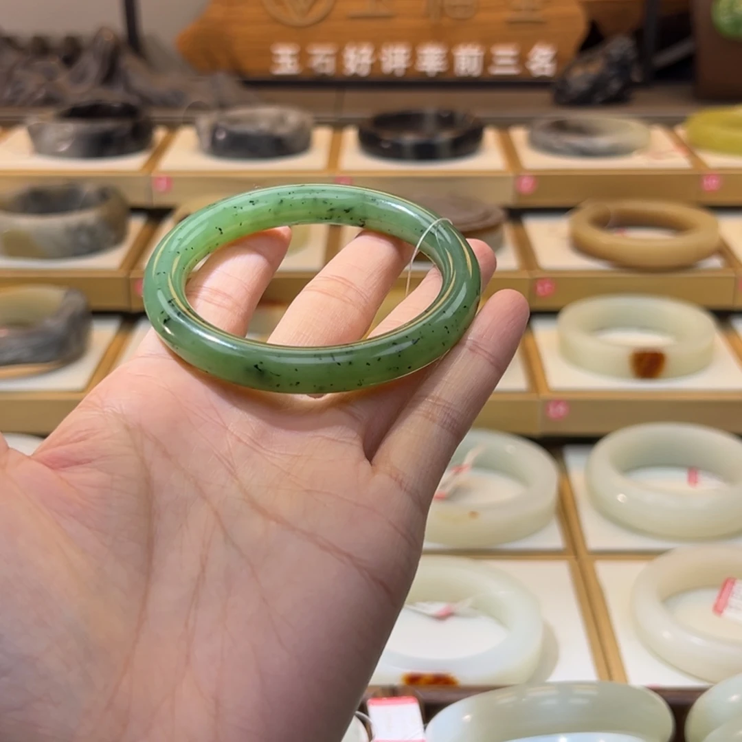 和田玉未镶嵌手镯9