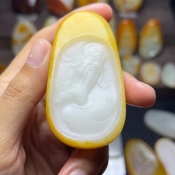 和田玉未镶嵌颈饰