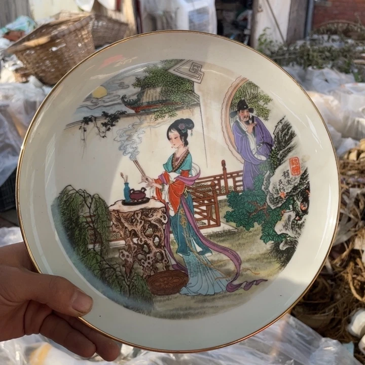 摆件陶瓷盘子碗砂锅都有
