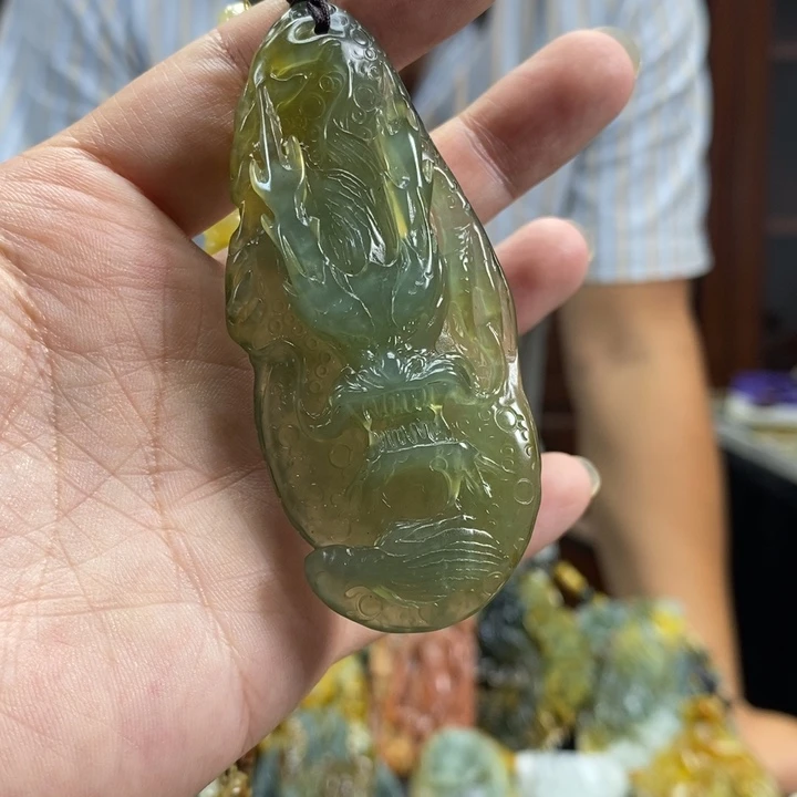 未镶嵌蛇纹石玉颈饰