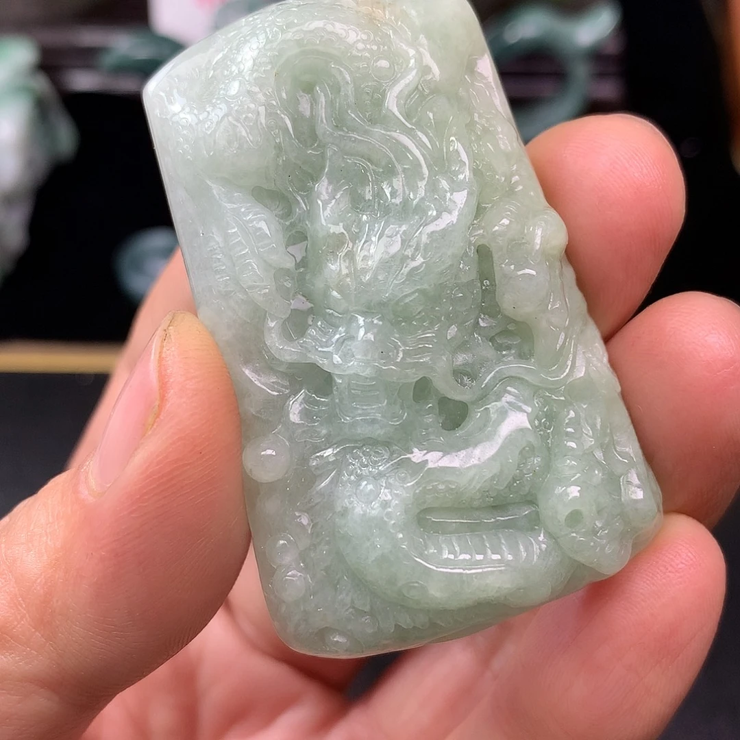 翡翠未镶嵌颈饰翡翠首饰的