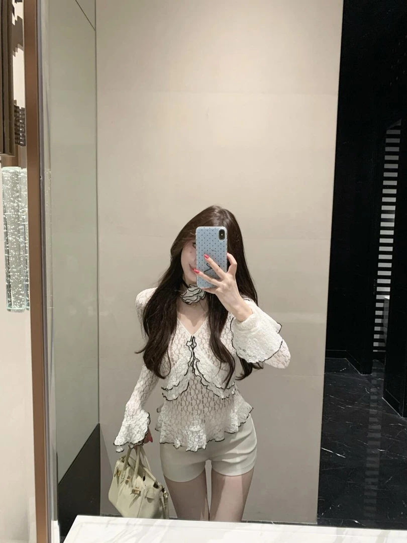 纯欲风镂空性感辣妹荷叶边法式V领蕾丝衬衫上衣高腰显瘦百搭短裤