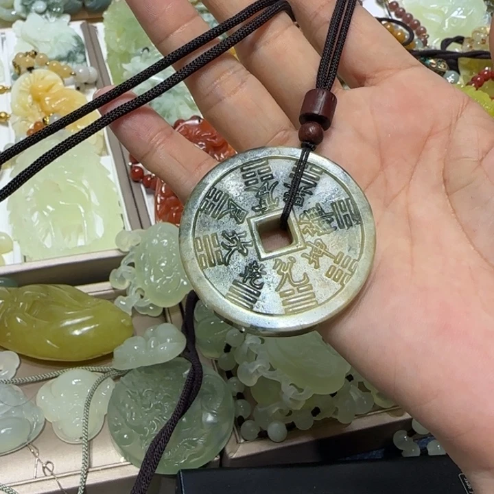 蛇纹石玉吊坠未镶嵌