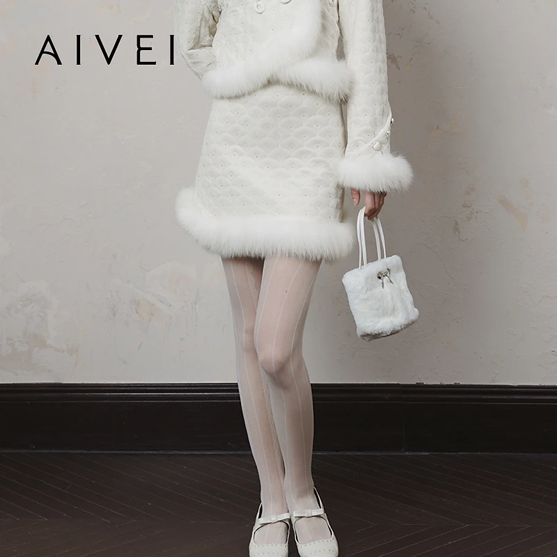 AIVEI欣贺冬季新高腰奶呼呼甜美钉珠绗缝A字短裙R768704A