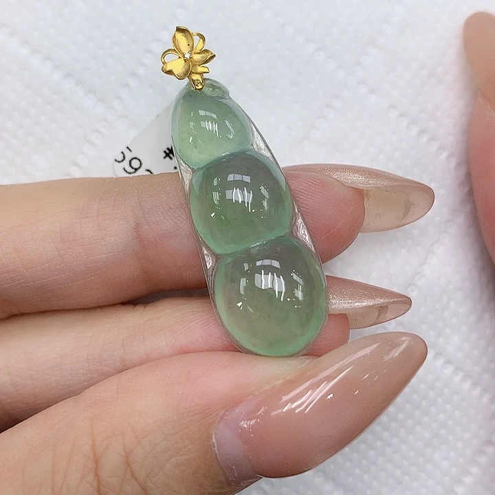 颈饰18K金镶嵌翡翠