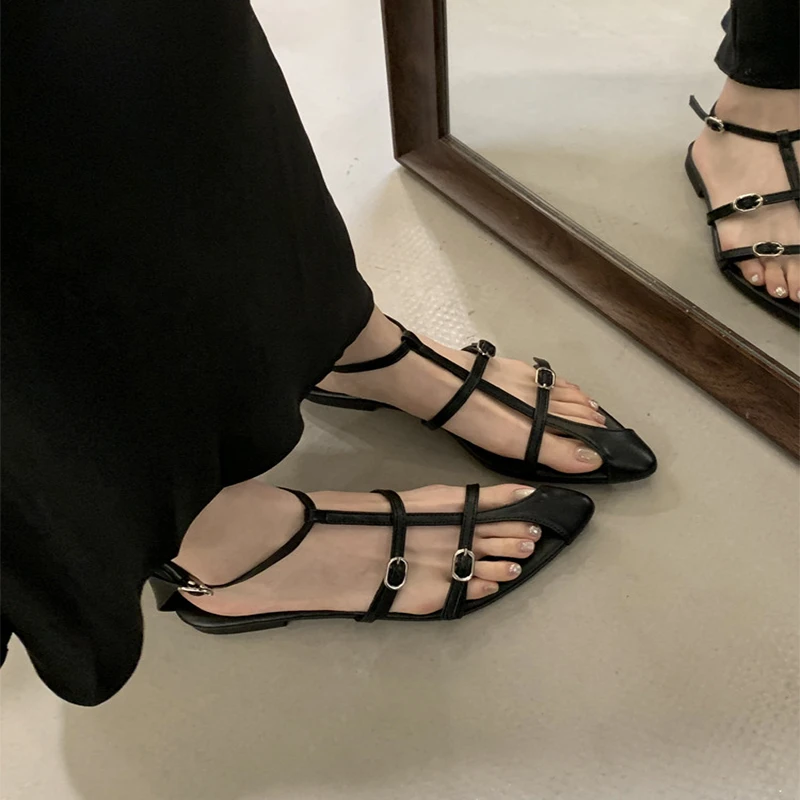 【香港DcSU专柜国际女鞋馆】皮版~尖头镂空平底夏季黑色时尚百搭休