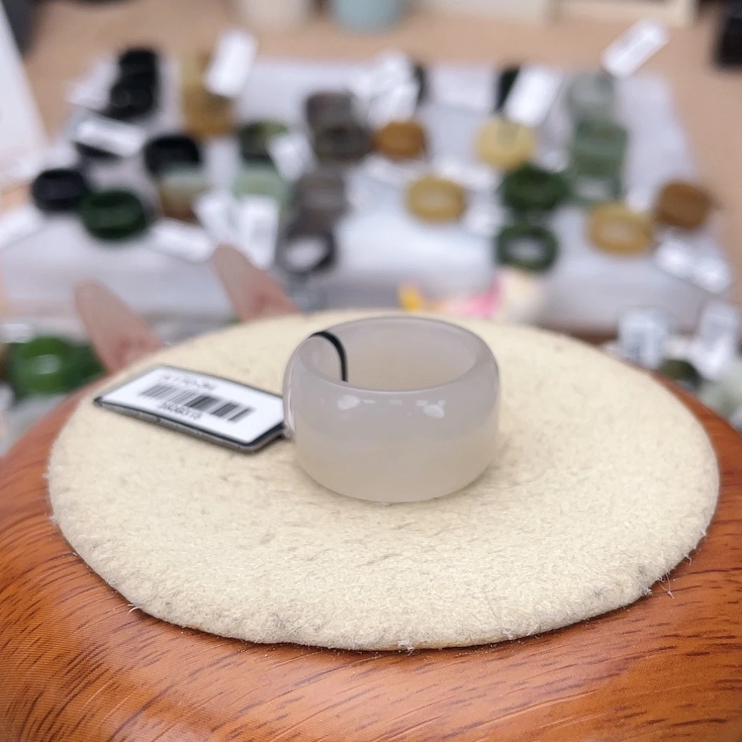 未镶嵌戒指和田玉（糖玉）c137藕粉方圆17.3不退货