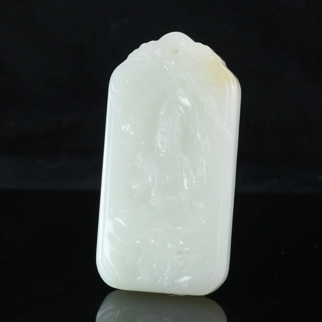 37和田玉一口糖羊脂白观音牌/800447上海嘉禾拍卖