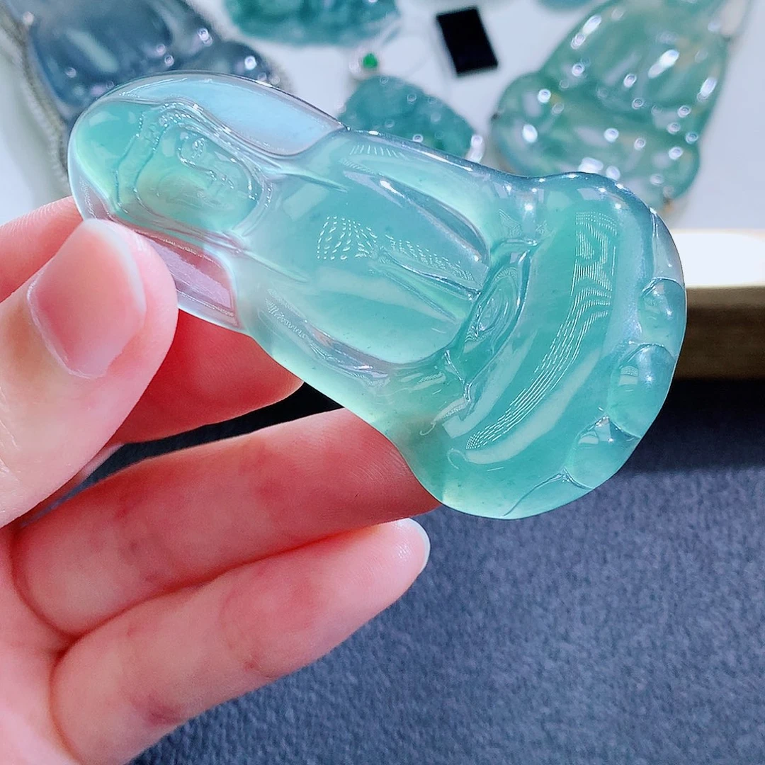 翡翠未镶嵌颈饰翡翠