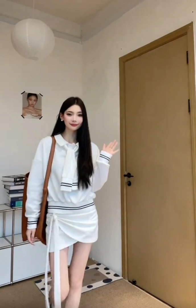 学院风俏皮娃娃领卫衣系带可拆卸半身裙女秋装两件套