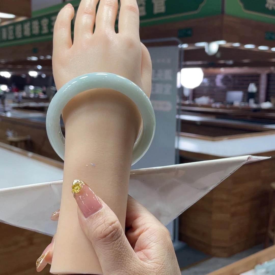 翡翠未镶嵌手镯翡翠