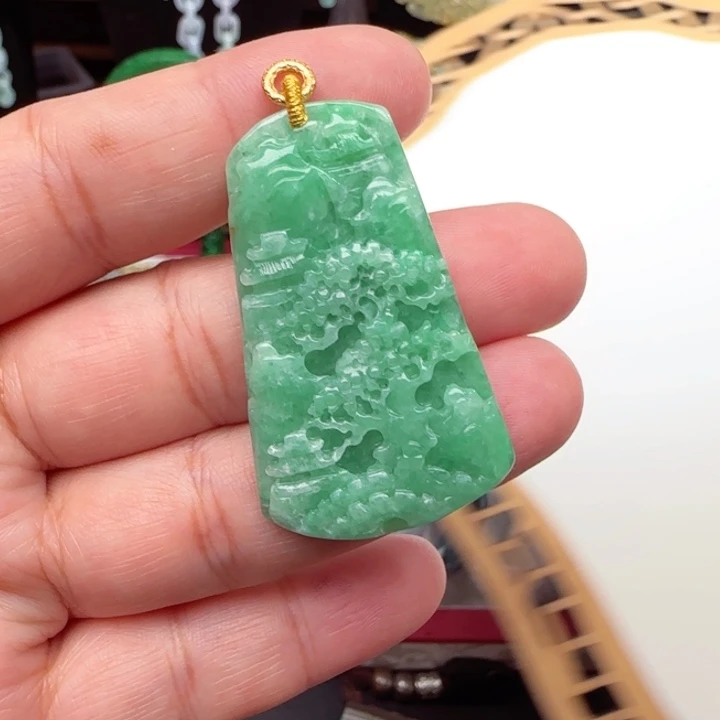 翡翠未镶嵌颈饰国风