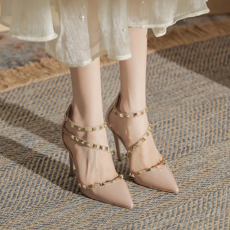2025新款裸色尖头细跟铆钉高跟单鞋半包头性感不露趾优雅中空凉鞋