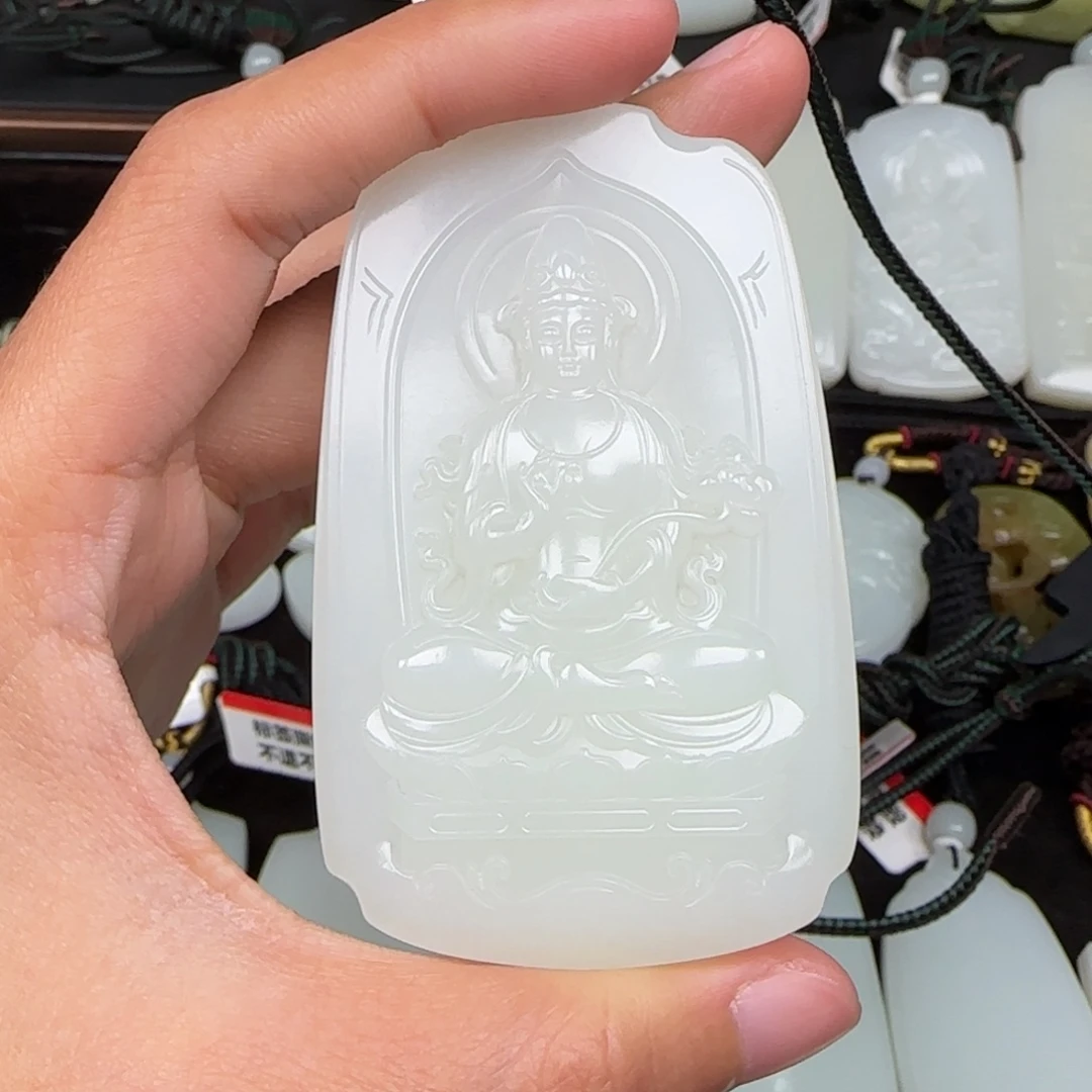 大***妞和田玉未镶嵌挂件