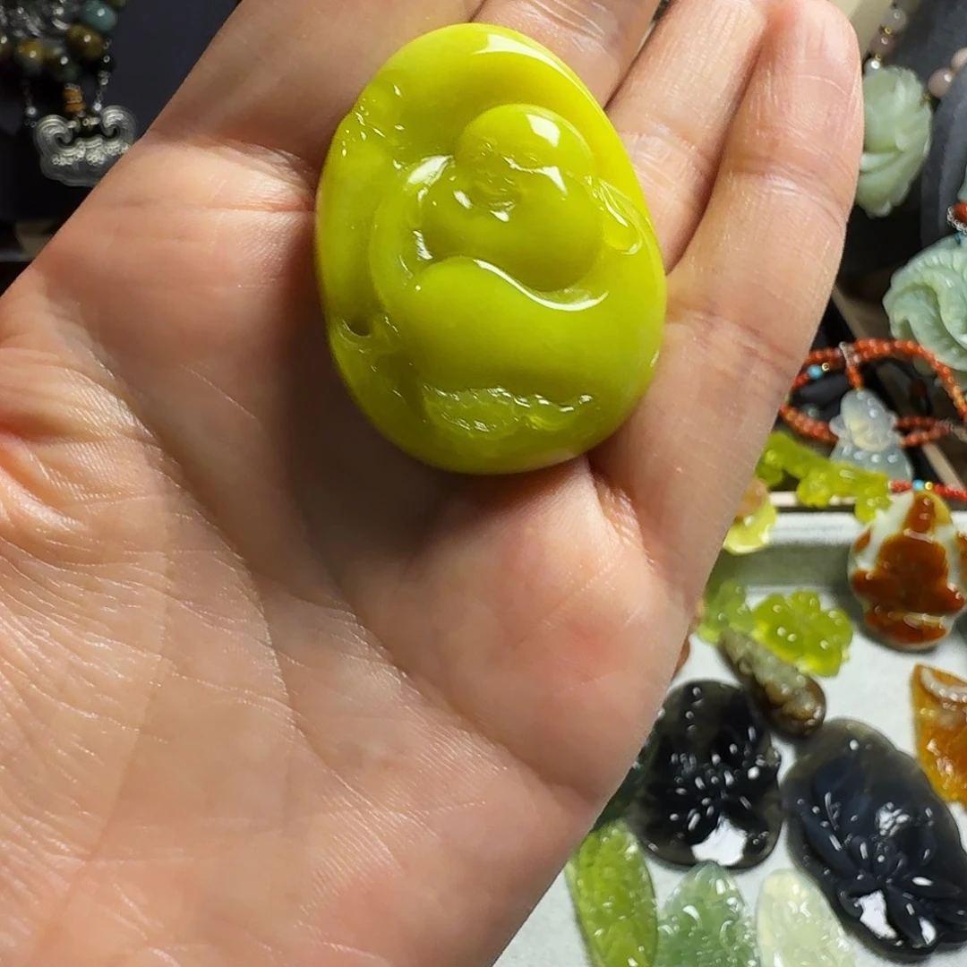蛇纹石玉未镶嵌颈饰