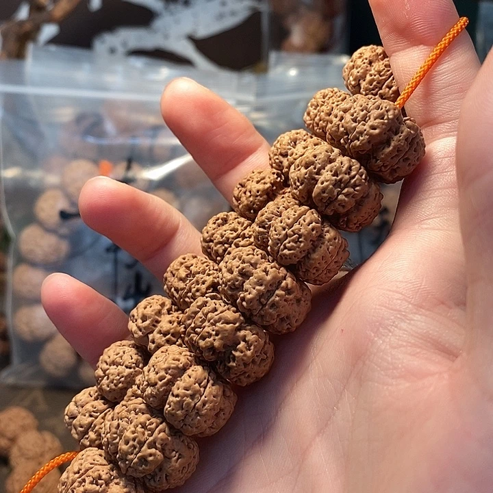 绿***蛙手串金刚菩提21龙牙纽扣定制