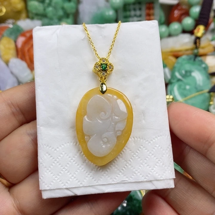 翡翠吊坠(赠链)未镶嵌