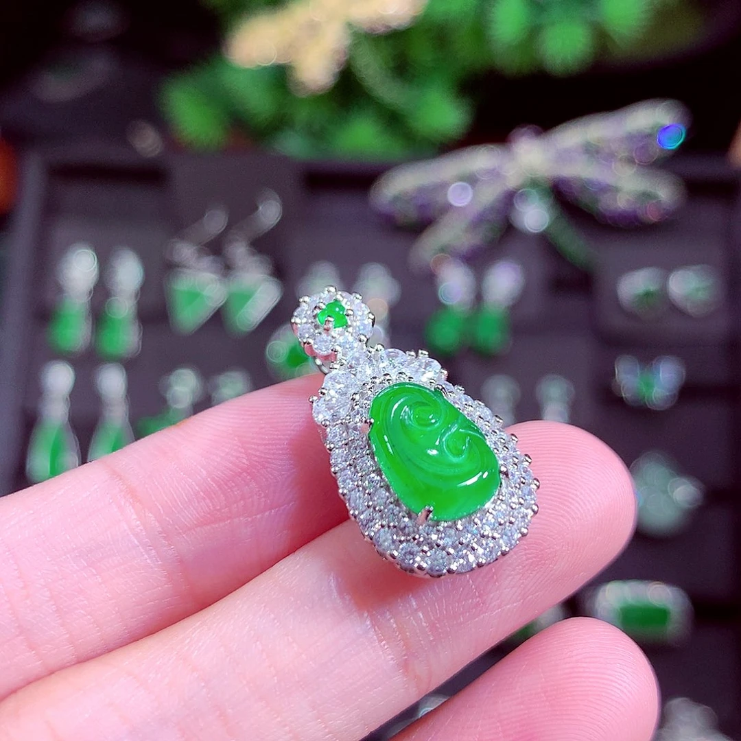 颈饰未镶嵌翡翠天然