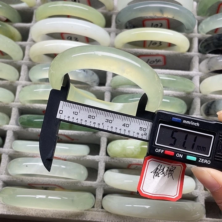 未镶嵌蛇纹石玉手镯104